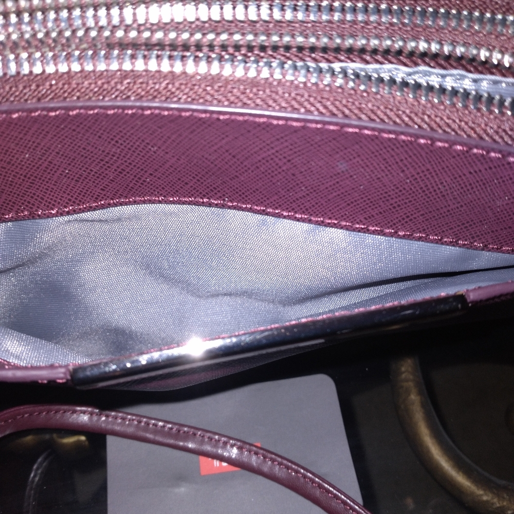 🔇 Sale $90 TUMI Gallery Crossbody - Picture 14 of 16
